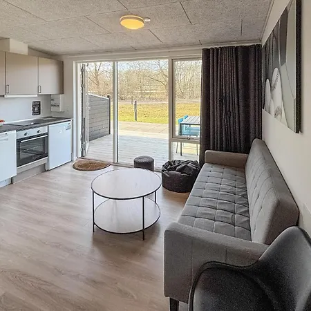 Apartment 2 Bedroom Beautiful In *