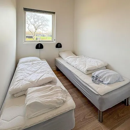 2 Bedroom Beautiful In Lägenhet